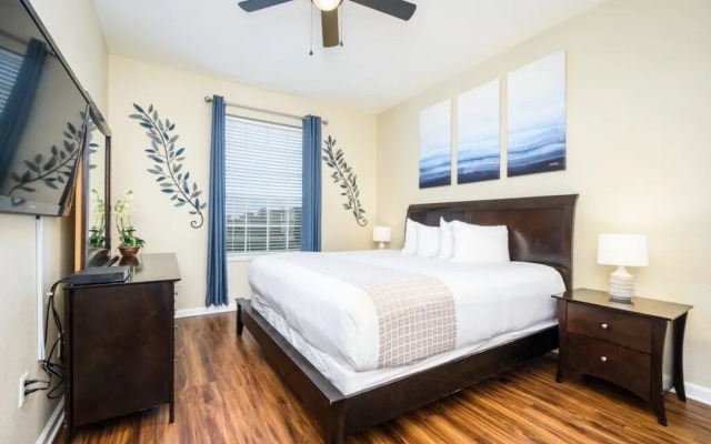 Beautiful Deluxe Condo, Vista Cay - 3023