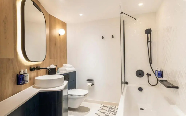 Dorsett Canary Wharf London