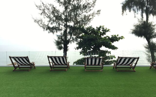 SiamBeach Resort