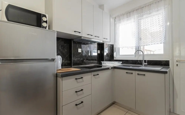 Tommy Seafront No 4 by Rentalspro - Nea Flogita