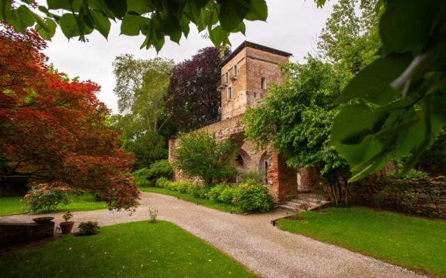 Massimago Wine Tower