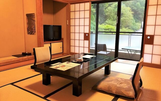 Keikoku Bettei Mochinoki