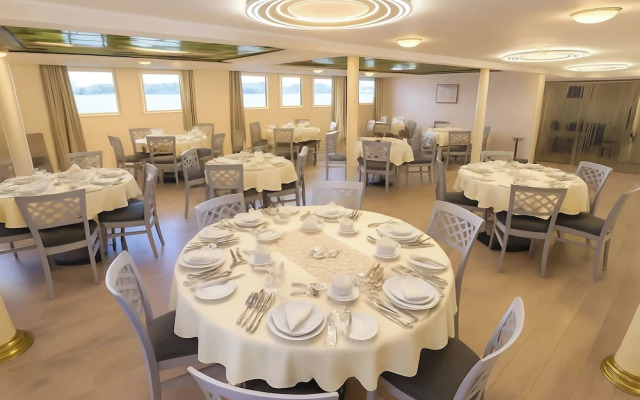 Nile Cruise Royal Queen 2 Every Wednesday from Aswan 3 nights and every Saturday from Luxor 4 nights