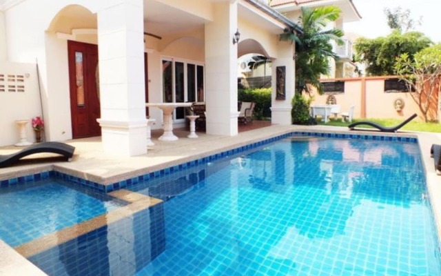 4 Bedroom Villa Walking Street 15 Min Ride Away