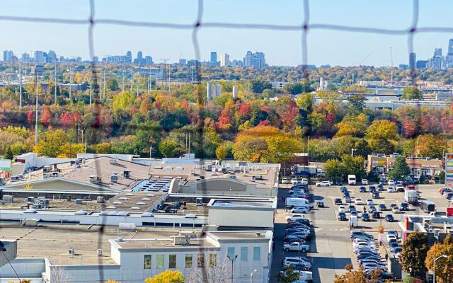 Stylish 1 Bdr Apartment! on Donmills and Eglinton