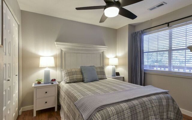 Gathering Place at the Nest - Open-air Dining