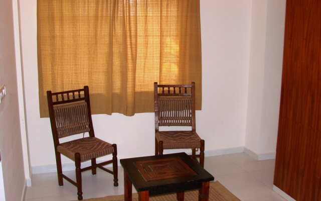 OYO 1356 Hotel Gokulam Compact