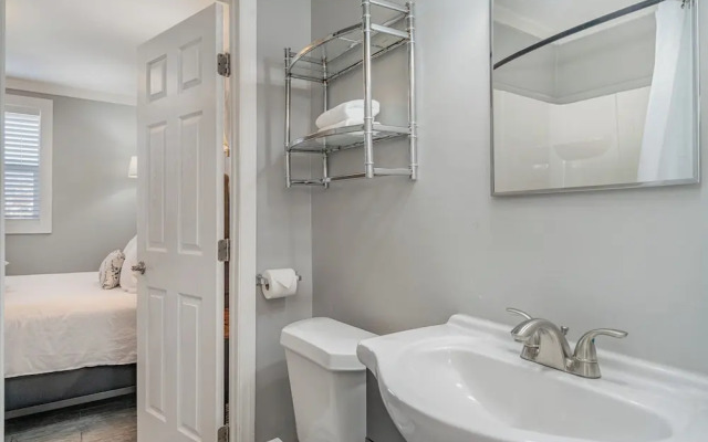 Urban Pearl-2 Bedroom & Private Patio-in Midtown