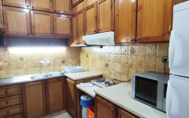 Fouli Studios & Apartments