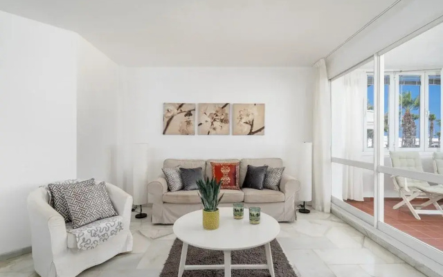 Stunning apartment in Puerto Marina