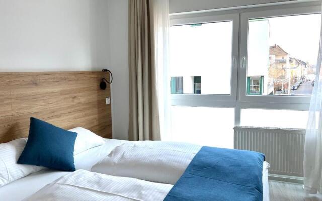 Hotel 83