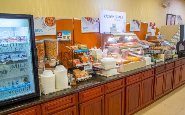 Holiday Inn Express & Suites Palm Bay by IHG