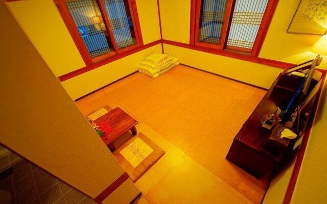 Jeonju Gwigeoraesa Hanok Stay