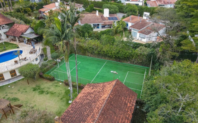 Refúgio de Alto Padrão na Granja Viana