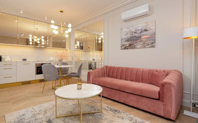 Mennica Morganit by Renters Prestige