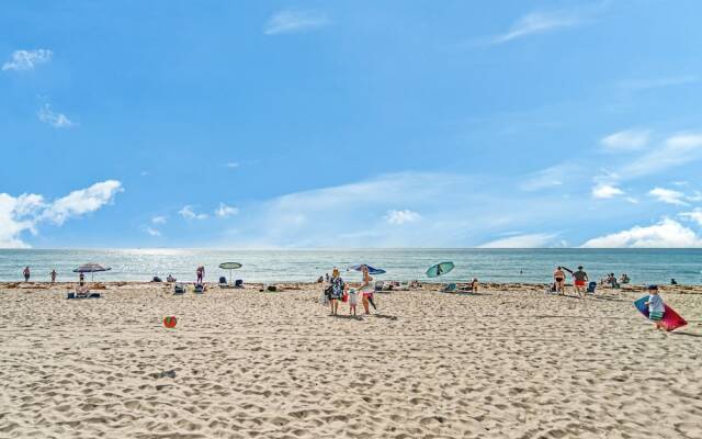 Beautiful Apartment in Hollywood Beach