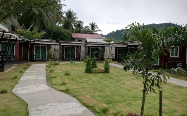 Phumiphat Resort  Koh Mook