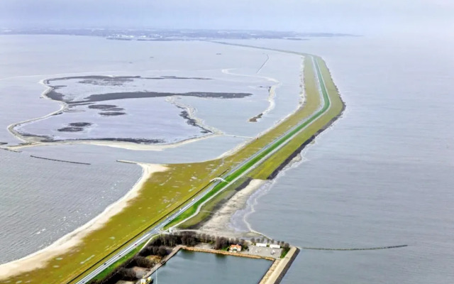 Apartment in Nieuwpoort by the Sea Wall