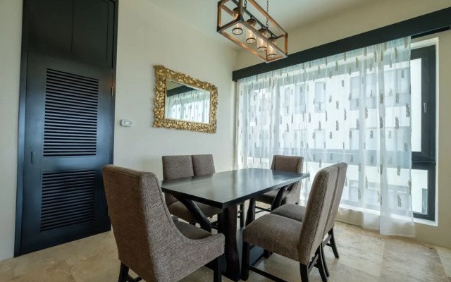 Diamante Beachfront Suites