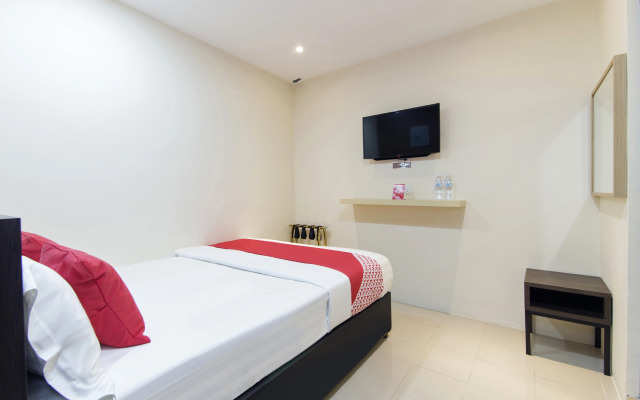 Super OYO 326 Tc Hotel