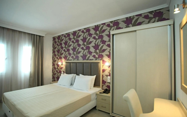 Naias Beach Hotel