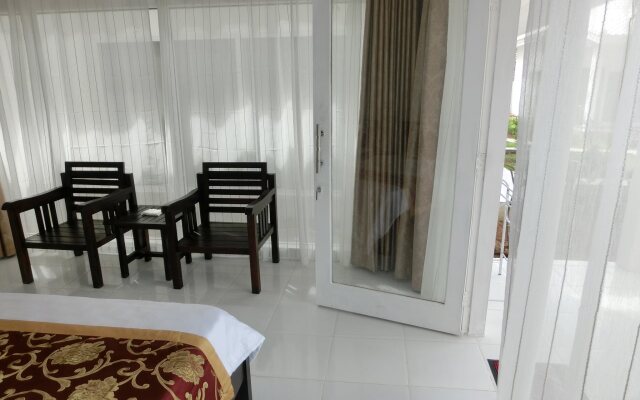 Lombok Holiday Hotel