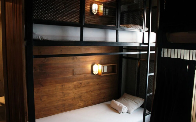 Connector Hostel