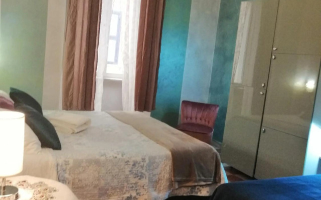 Român Holidays Hostel