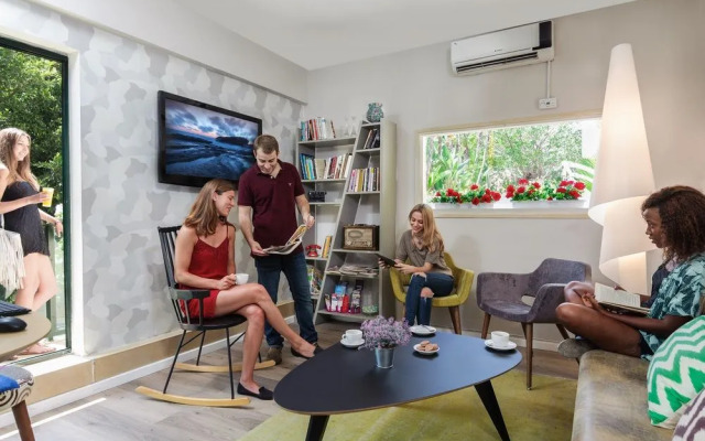 Gordon Inn Youth Hostel