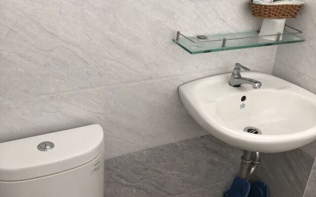 Oyo 643 Vinh Hoa Hotel Near General Hospital of Khanh Hoa Province