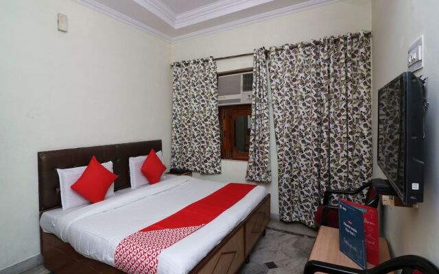 OYO 6073 Hotel K M B