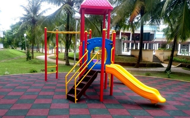 Themed Apartments @ Straits View Villas
