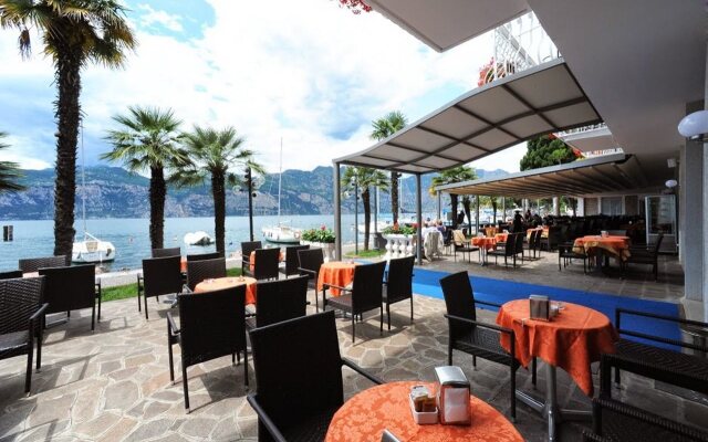 Hotel Excelsior Bay