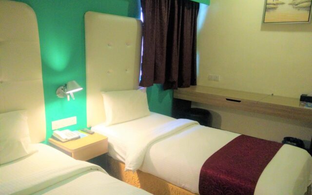 Lumut Suites