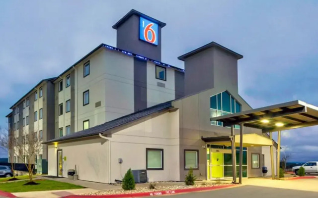 Motel 6 Marble Falls, TX