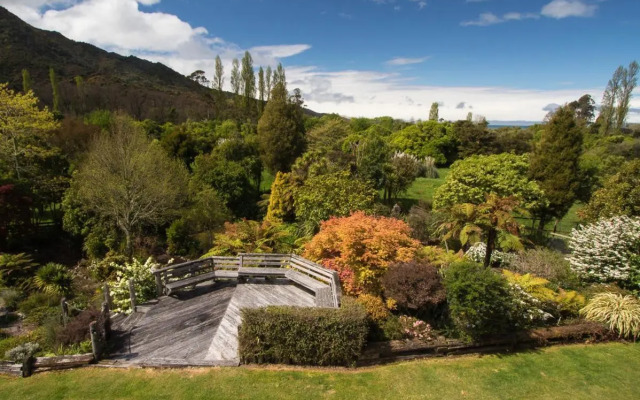 Tasman Hideaway - Marahau Holiday Home