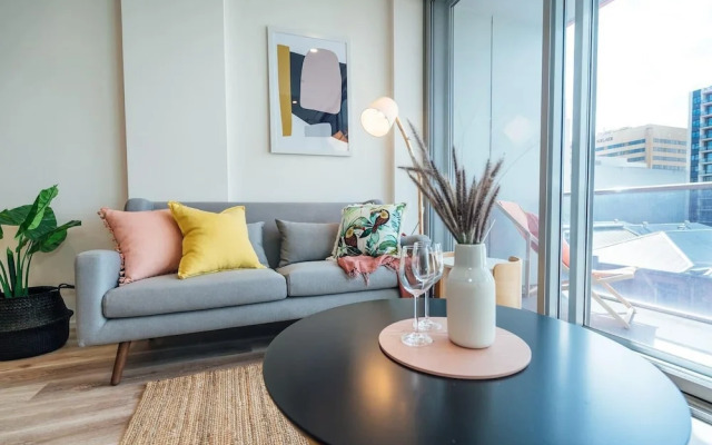 Paradiso on Bent - Netflix - Wifi - City life