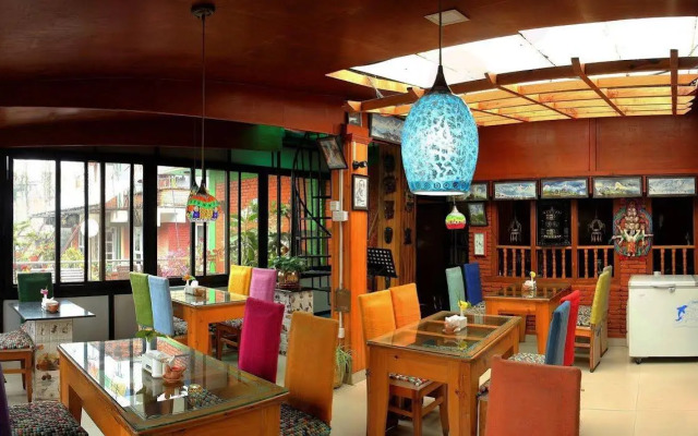 Shangri-la Boutique Hotel