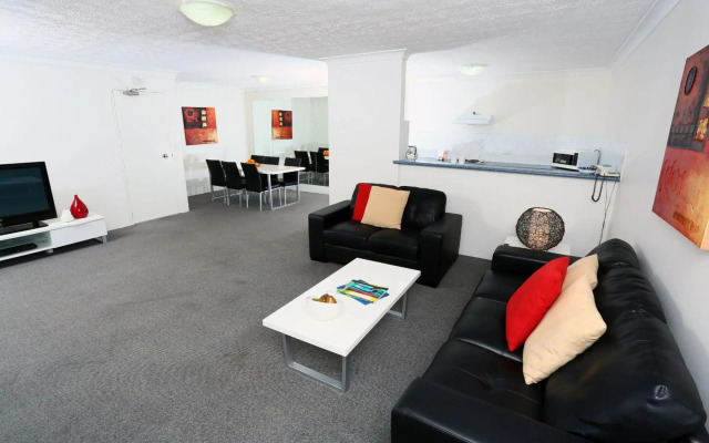 St Tropez Apartments