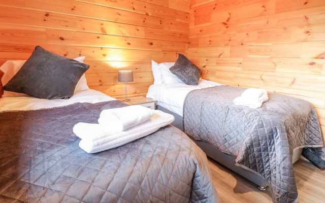 Bryn Eiddon Log Cabin