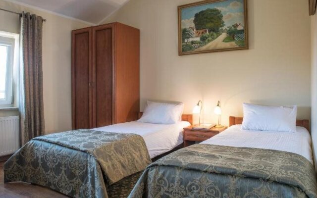 Hotel Brochów