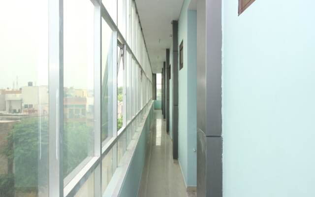 OYO 16150 Suraj Guest House