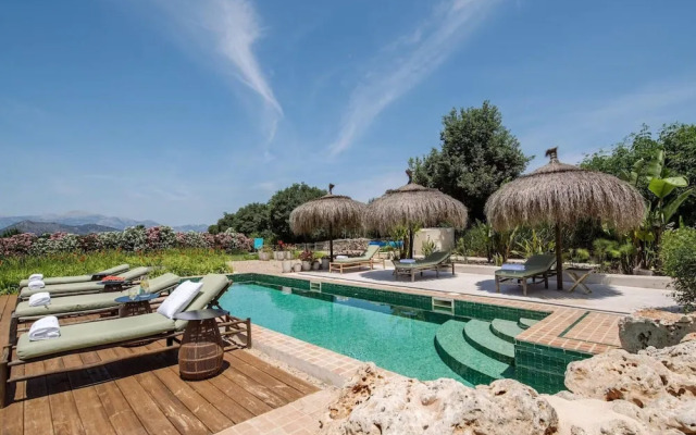 Lavish Villa With Private Pool