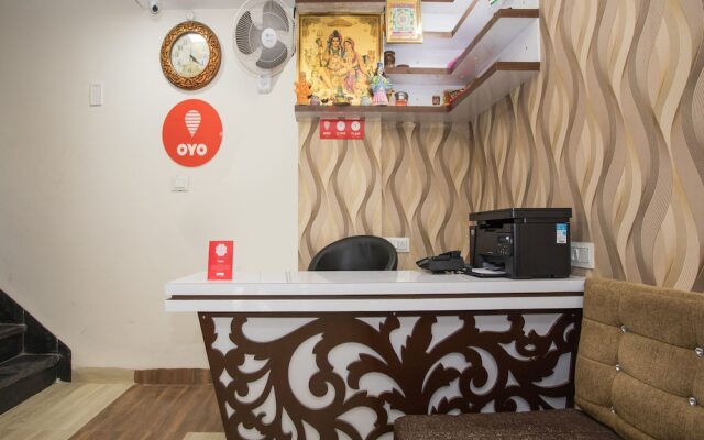 Collection O 12353 Jineshwari Hotel