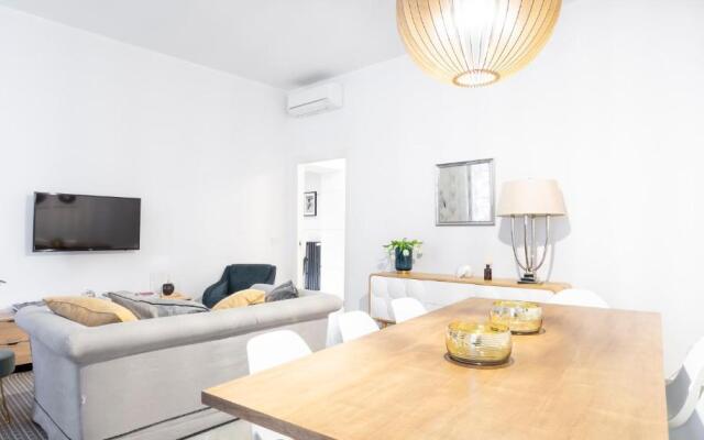 Plum Guide - Paparazzi