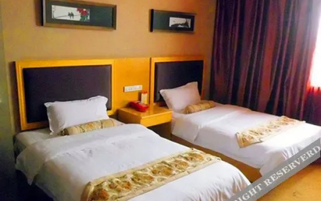 Wolong Holiday Hotel ( Xiangyang Gulongzhong Visitor Center)