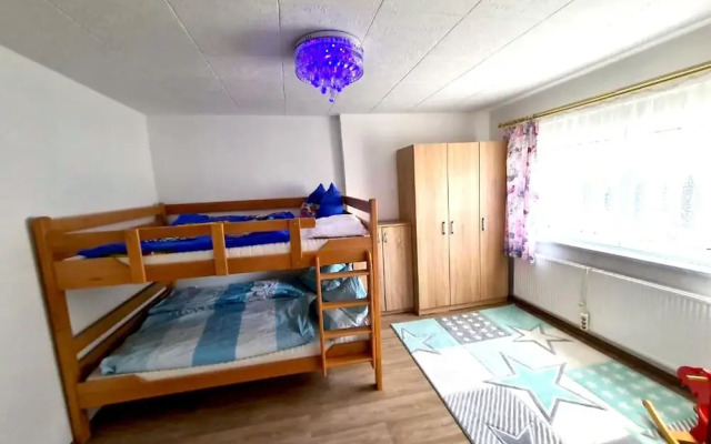 Ferienhaus in Barenstein bei Grunen Hugeln