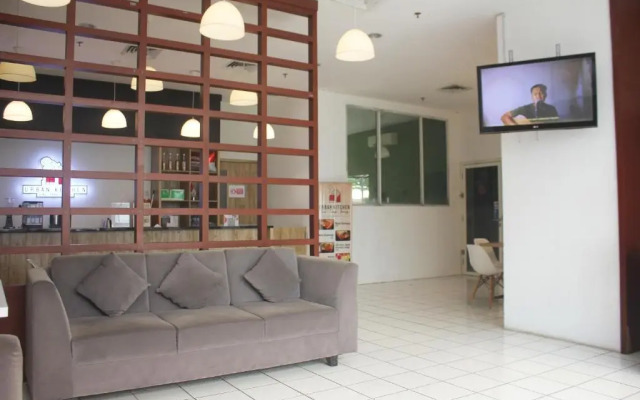 Urban Express HomTel Serpong