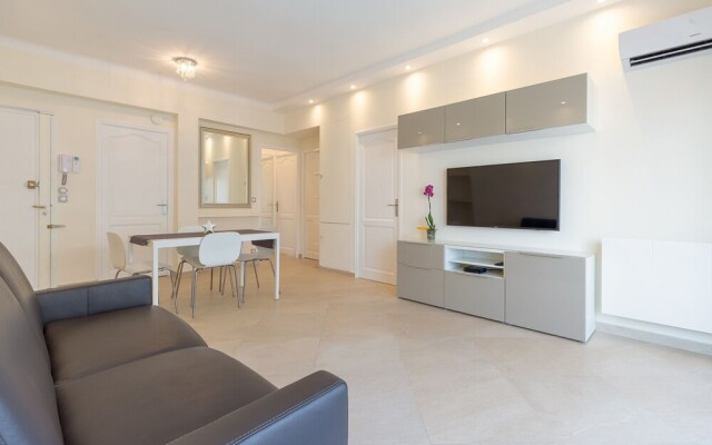 VANEAU - Splendide 3P entre le Martinez et le Miramar