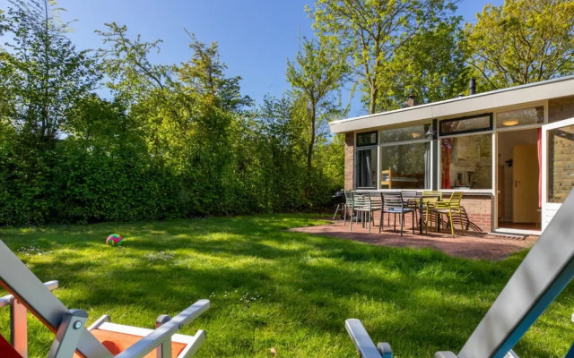 Bungalow Near Dutch Beach With Garden